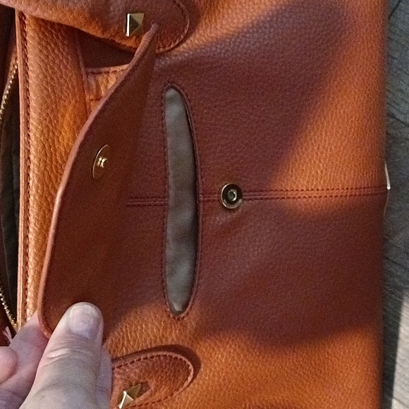 IMAN Tan large 🎒 Bag - Picture 3 of 11